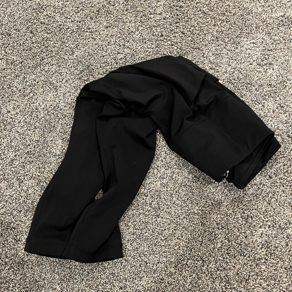 Women’s Black Capris